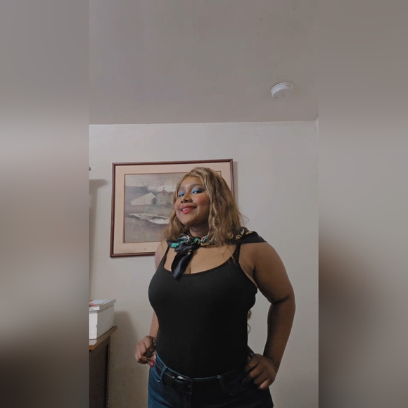 Late Night Show with Tasiscloset & Luxalldayllc amazing deals on Luxury & more🔥 - Picture 9 of 11